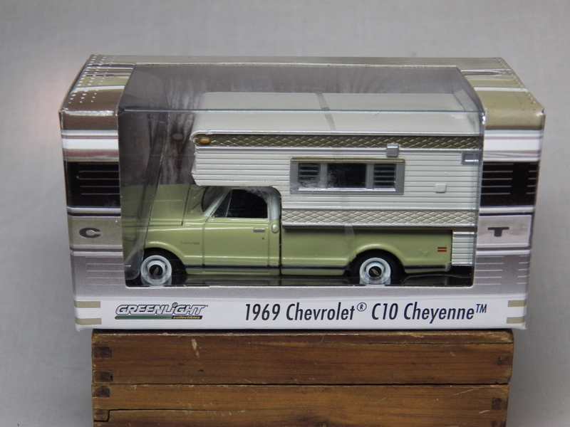 Illustration for article titled Greenlight 1:64 Chevy C10 Camper 1969